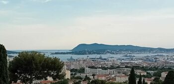 Pour accueillir le successeur du Charles-de-Gaulle, Toulon redécouvre son passé