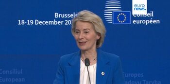 Grande seigneuresse, Ursula von der Leyen « prête » 90 milliards à l’Ukraine