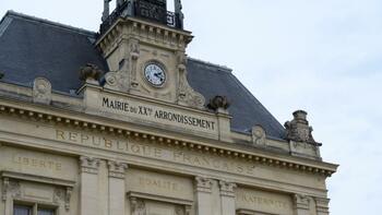 Paris : plus de 400 migrants hébergés pour la nuit dans la mairie du 20ᵉ arrondissement