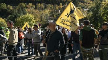 Dermatose : la Confédération paysanne appelle à «des blocages partout en France» pour protester contre l'abattage (…)