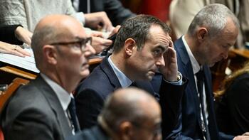 La popularité de Sébastien Lecornu en baisse, celle d'Emmanuel Macron au plus bas depuis 2017, selon un sondage