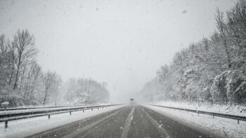 Neige-verglas : 7.500 agents mobilisés pour un week-end qui s'annonce «compliqué», selon le ministre des Transports