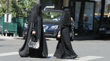 Sondage : 69% des Français veulent l'interdiction du port du voile dans l'espace public