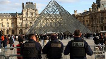 Vol au Louvre : ce que l'on sait des quatre membres présumés du commando