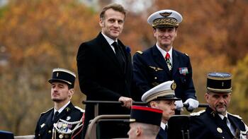 Le nouveau service national ne vise pas à «envoyer nos jeunes en Ukraine», promet Emmanuel Macron