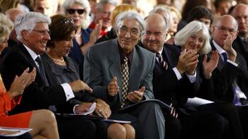 Boualem Sansal : l'écrivain pourrait rentrer en France «dans les prochains jours», assure Jean-Noël Barrot