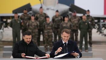 Guerre en Ukraine : Emmanuel Macron et Volodymyr Zelensky s'entendent sur l'achat d'une centaine d'avions Rafale