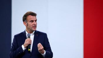 «Il faut envoyer ce message aux jeunes» : Emmanuel Macron appelle à l’interdiction des réseaux sociaux avant 15 ou (…)