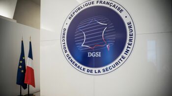 Faute de solution souveraine, la DGSI resigne avec l’Américain Palantir