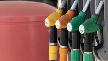 Hausses du prix de l’essence : l’écologie punitive touche (encore) le portefeuille des Français