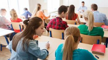 Violences sexistes et sexuelles en milieu scolaire : le phénomène apparaît dès l'école élémentaire puis s'intensifie&nbsp;(…)