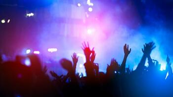 «Alcool interdit» : cette célèbre boîte de nuit parisienne organise sa première «sober party», une tendance qui séduit