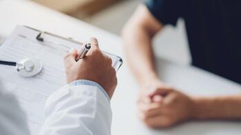 Budget de la Sécu : l'Assemblée supprime une mesure visant à limiter les dépassements d'honoraires des médecins