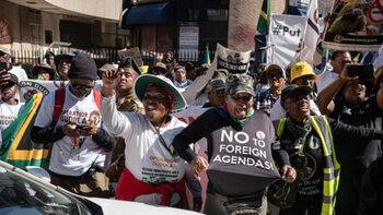 Opération Dudula : en Afrique du Sud, ce mouvement qui lutte contre les clandestins