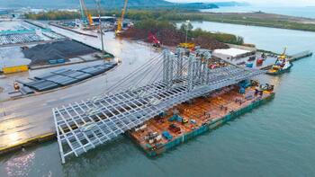 Nantes : les images impressionnantes du convoi du pont Anne-de-Bretagne en pleine mer