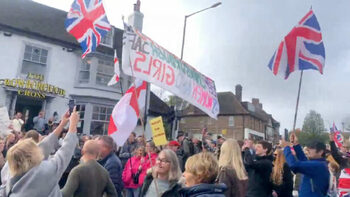 Afflux de clandestins au Royaume-Uni : les casernes du Grand Remplacement