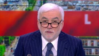 L'édito de Pascal Praud : «L'immigration est hors de contrôle, toujours plus d'étrangers entrent en France alors (…)