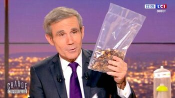 Nos agriculteurs crèvent, mais Raphaël Glucksmann joue casse-noisette