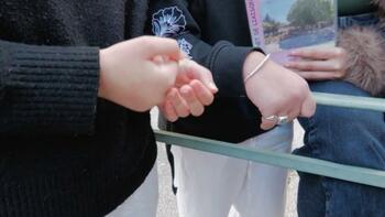 «Du sang coulait sur son jean, sur sa main, partout et j'ai eu très peur» : le récit édifiant de la scène par une&nbsp;(…)