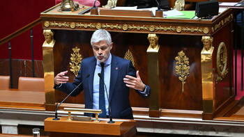 Budget : Laurent Wauquiez fait bande à part