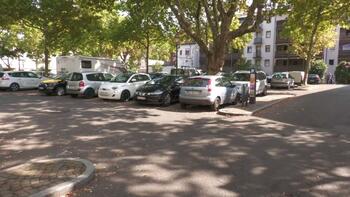 Pourquoi des milliers de places de stationnement vont-elles être supprimées en France d'ici à décembre 2026 ?