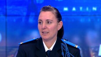 «Elle a brandi son couteau à sept reprises dans ma direction» : le témoignage d'une policière ayant survécu à une (…)