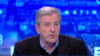 «Emmanuel Macron, président du en même temps, est devenu le président du contretemps», lance Eric Revel