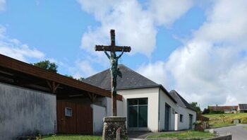 Indre-et-Loire : encore un emblème religieux qu’il faudrait effacer !