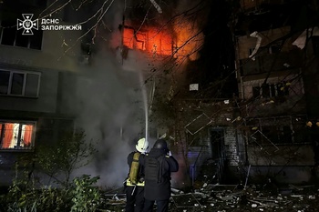 Ukraine: au moins six morts et des coupures de courant après des frappes russes