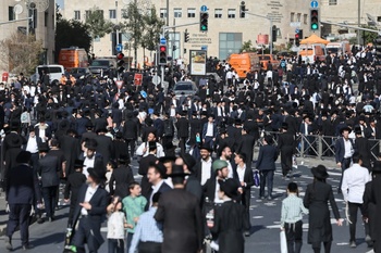 Israël : à Jérusalem, les juifs ultra-orthodoxes dans la rue contre la conscription