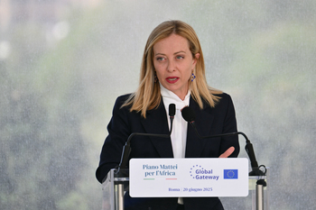 Meloni mène la charge pour restreindre l’immigration illégale en réclamant une réforme de la CEDH