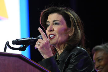 Après l'élection de Zohran Mamdani à New York, les regards sont rivés sur la gouverneure de l'Etat, Kathy Hochul