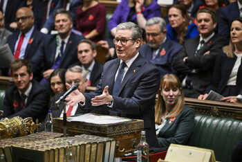 K. Starmer veut revenir sur le Brexit : la « clause Farage » fait polémique à Londres