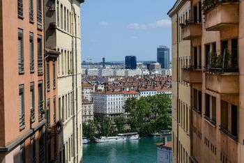 Les députés prolongent l'encadrement des loyers et en profitent pour y inclure le coliving