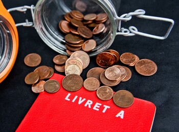 Avec son taux d'intérêt à 1,7 %, le livret A se prend une volée au profit de l'assurance-vie