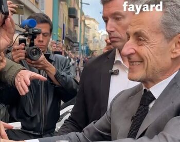 Le Monde et Libération mis à la porte d’une dédicace de Nicolas Sarkozy !